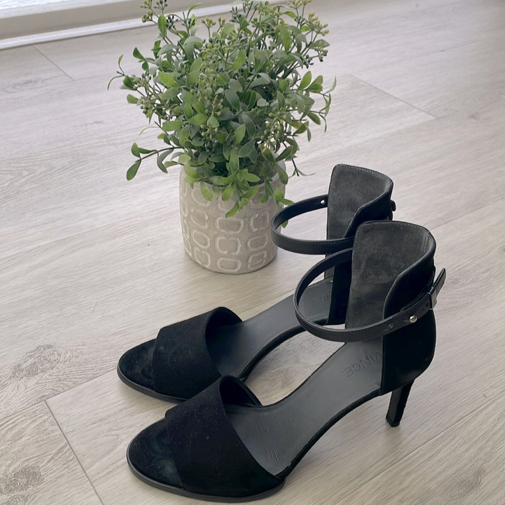 Vince classic black heels